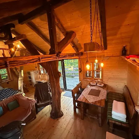 Nyaraló Treehouse Family