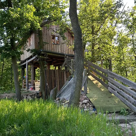 Treehouse Family Nyaraló